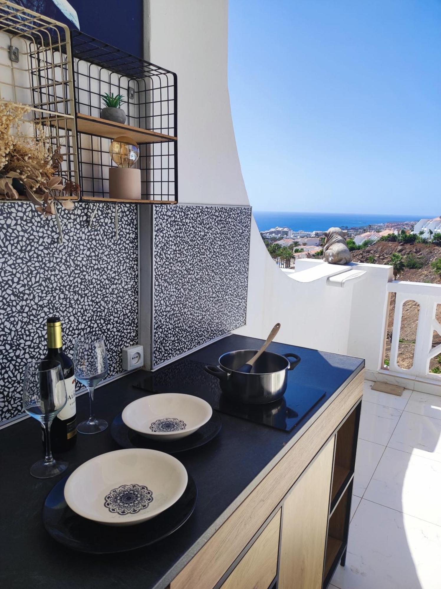 Sunshine Escape With Ocean View Apartment Costa Adeje  Exterior photo